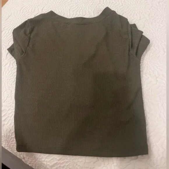 Divided top - Picture 2 of 3